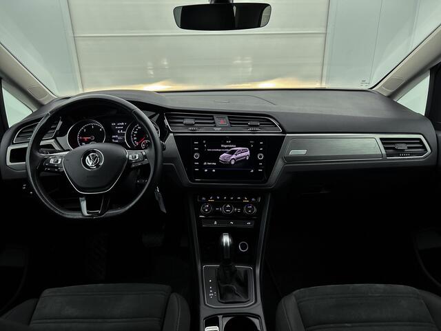 Volkswagen TOURAN 2.0 TDI Automaat Comfort-Business / Trekhaak / Navigatie / Pdc+Camera / Airco-ecc./ Stoel verwarming / / Apk mrt-2026