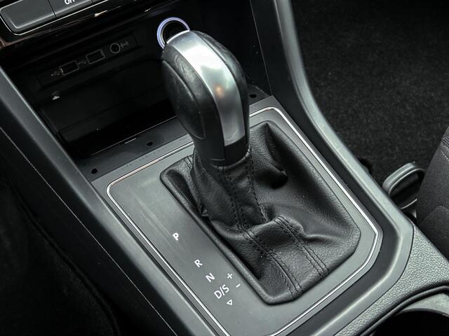 Volkswagen TOURAN 2.0 TDI Automaat Comfort-Business / Trekhaak / Navigatie / Pdc+Camera / Airco-ecc./ Stoel verwarming / / Apk mrt-2026