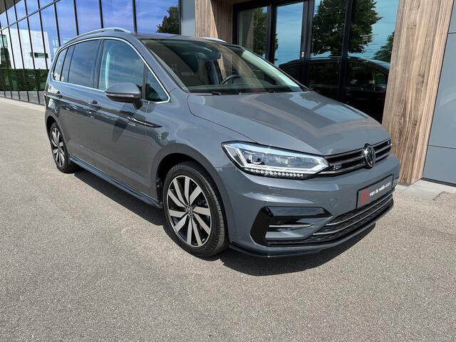 Volkswagen TOURAN 1.5 TSI 150pk DSG R-line Highline | Led | Trekhaak | Dode hoek | Camera | Keyless | Rijklaar incl. garantie