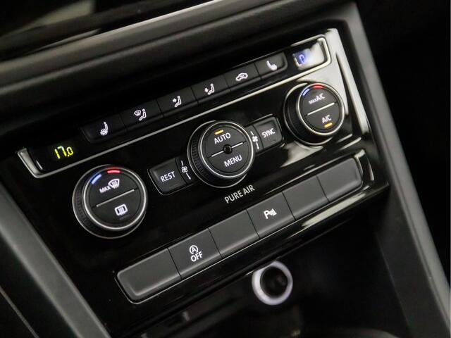 Volkswagen TOURAN 1.2 TSI Sportline 7 Persoons (NAVIGATIE, CLIMATE, STOELVERWARMING, GETINT GLAS, TREKHAAK, SPORTSTOELEN, LM VELGEN, LED KOPLAMPEN, NIEUWE APK, NIEUWSTAAT)