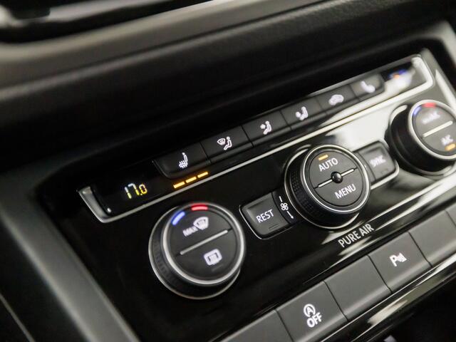 Volkswagen TOURAN 1.2 TSI Sportline 7 Persoons (NAVIGATIE, CLIMATE, STOELVERWARMING, GETINT GLAS, TREKHAAK, SPORTSTOELEN, LM VELGEN, LED KOPLAMPEN, NIEUWE APK, NIEUWSTAAT)