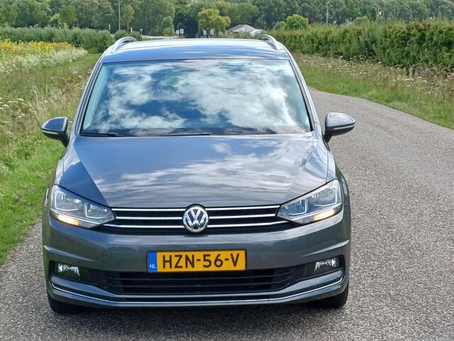 Volkswagen TOURAN 1.4 TSI Highline /Leder/Trekh./Camera/Navi/Cruise/16"/