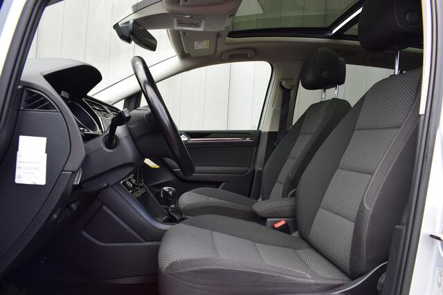 Volkswagen TOURAN 1.4 TSi Automaat 7Pers. Connected Series Carplay | Full Map Navi | Airco | Trekhaak | Volledig Onderhouden!!