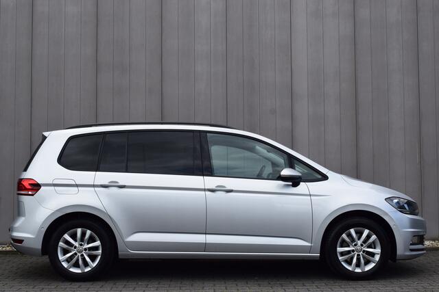 Volkswagen TOURAN 1.4 TSi Automaat 7Pers. Connected Series Carplay | Full Map Navi | Airco | Trekhaak | Volledig Onderhouden!!