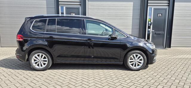 Volkswagen TOURAN 1.5 TSI Highline 7p Panorama*Navi*Bluetooth*Elektr. achterklep*Stoel, stuurverwarming enz