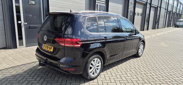 Volkswagen TOURAN 1.5 TSI Highline 7p Panorama*Navi*Bluetooth*Elektr. achterklep*Stoel, stuurverwarming enz