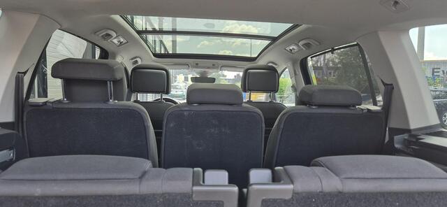 Volkswagen TOURAN 1.5 TSI Highline 7p Panorama*Navi*Bluetooth*Elektr. achterklep*Stoel, stuurverwarming enz