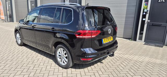 Volkswagen TOURAN 1.5 TSI Highline 7p Panorama*Navi*Bluetooth*Elektr. achterklep*Stoel, stuurverwarming enz