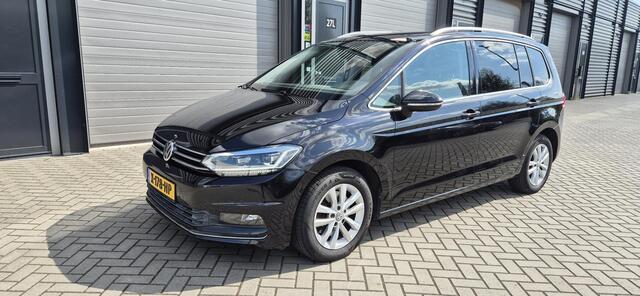 Volkswagen TOURAN 1.5 TSI Highline 7p Panorama*Navi*Bluetooth*Elektr. achterklep*Stoel, stuurverwarming enz