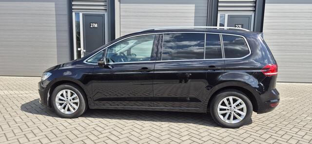 Volkswagen TOURAN 1.5 TSI Highline 7p Panorama*Navi*Bluetooth*Elektr. achterklep*Stoel, stuurverwarming enz