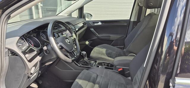 Volkswagen TOURAN 1.5 TSI Highline 7p Panorama*Navi*Bluetooth*Elektr. achterklep*Stoel, stuurverwarming enz