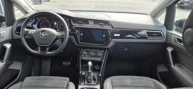Volkswagen TOURAN 1.5 TSI Highline 7p Panorama*Navi*Bluetooth*Elektr. achterklep*Stoel, stuurverwarming enz