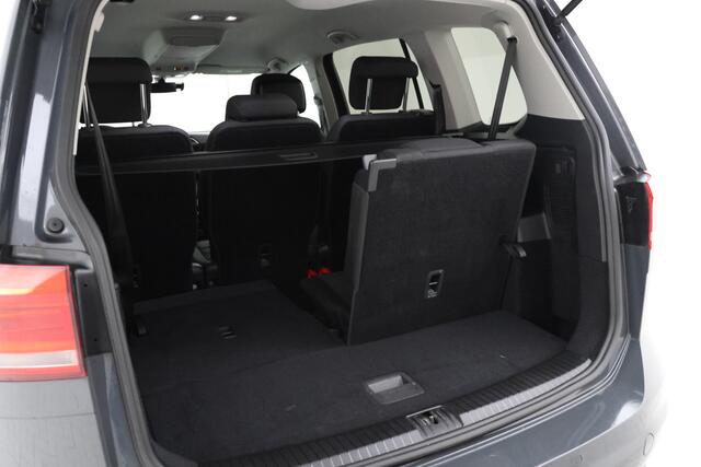 Volkswagen TOURAN 1.6 TDI SCR Highline 7p 7 persoons, apple carplay, navigatie,