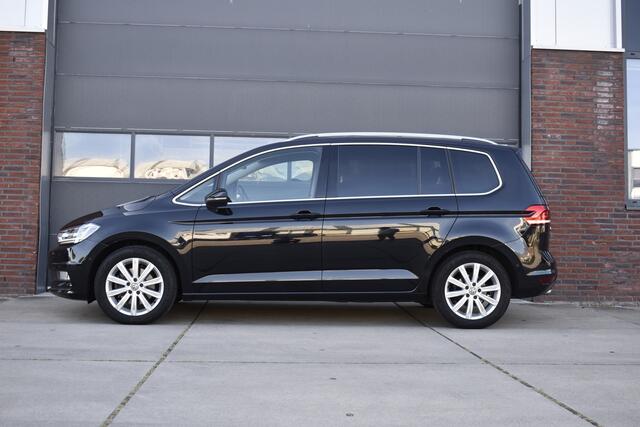 Volkswagen TOURAN 1.4 TSI Highline 7p Trekhaak - Camera - Ad.Cruise - Keyless