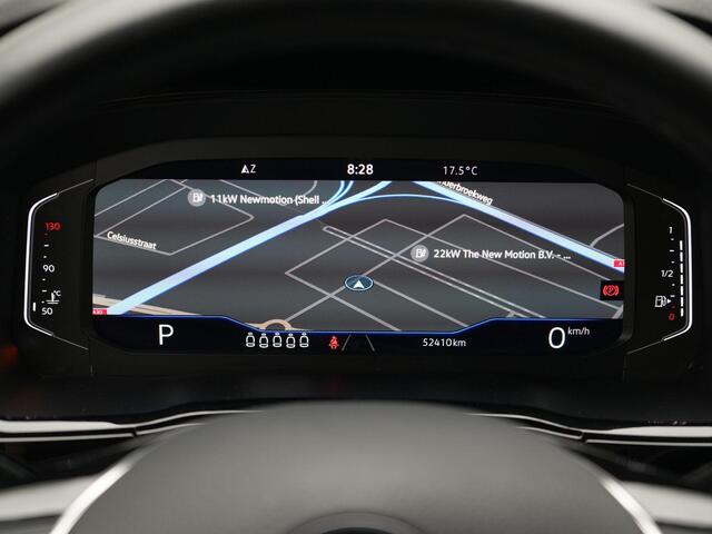Volkswagen TOURAN 7 pers. 1.5 TSI 150 pk DSG Highline Business R | Digital Cockpit Pro | LED Plus | Adaptive Cruise | Sportonderstel | Achteruitrijcamera |