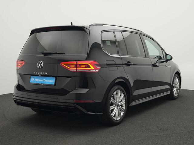 Volkswagen TOURAN 7 pers. 1.5 TSI 150 pk DSG Highline Business R | Digital Cockpit Pro | LED Plus | Adaptive Cruise | Sportonderstel | Achteruitrijcamera |