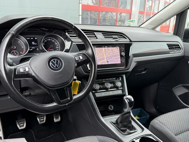 Volkswagen TOURAN BWJ 2020 2.0 150 PK TDI SCR Highline Business R 7p NIEUW BINNEN!