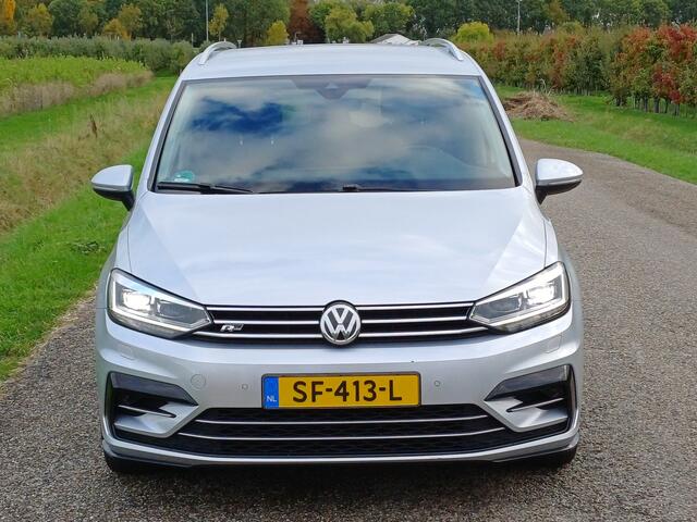 Volkswagen TOURAN 1.4 TSI Highline R-Line 7-Pers. /Trekh./Navi/Cilma/Camera/Cruise/Led/