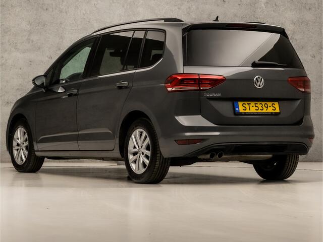 Volkswagen TOURAN 1.4 TSI Sportline 7 Persoons 150Pk (APPLE CARPLAY, GROOT NAVI, CLIMATE, CAMERA, GETINT GLAS, SPORTSTOELEN, ADAPTIVE CRUISE, PARKEERSENSOREN, ELEK PAKKET, NIEUWE APK, NIEUWSTAAT)