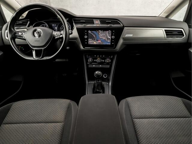 Volkswagen TOURAN 1.4 TSI Sportline 7 Persoons 150Pk (APPLE CARPLAY, GROOT NAVI, CLIMATE, CAMERA, GETINT GLAS, SPORTSTOELEN, ADAPTIVE CRUISE, PARKEERSENSOREN, ELEK PAKKET, NIEUWE APK, NIEUWSTAAT)
