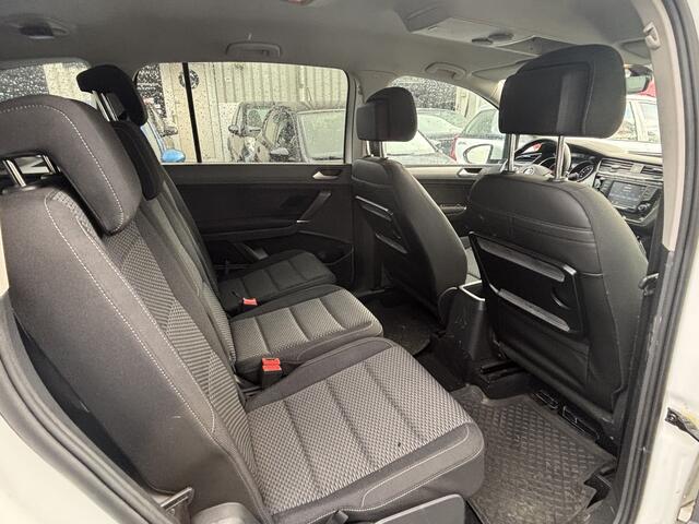 Volkswagen TOURAN 2.0 TDI SCR AUTOMAAT / 119 DKM / DEALER ONDERHOUDEN