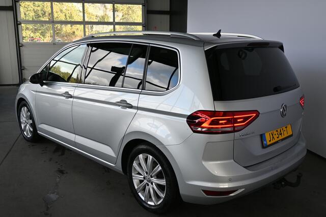 Volkswagen TOURAN 1.2 TSI Highline 7 Persoons StoelMassage/verwarming Navigatie Goed Onderhouden! Inruil Mogelijk!