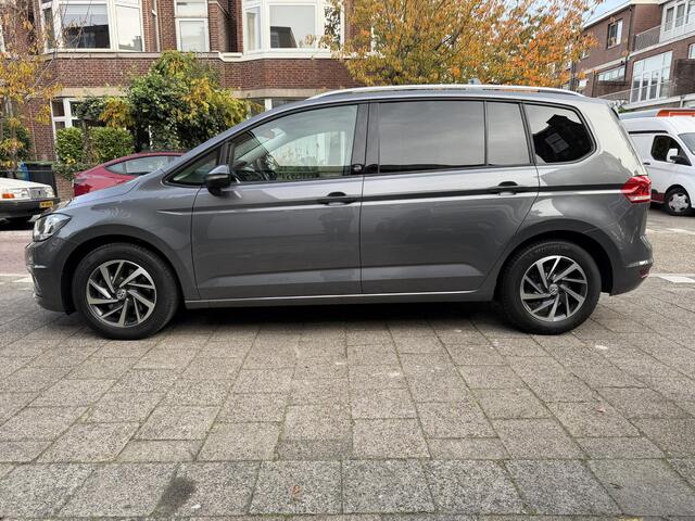 Volkswagen TOURAN 1.4 TSI Highline SOUND NAVI CARPLAY TREKHAAK
