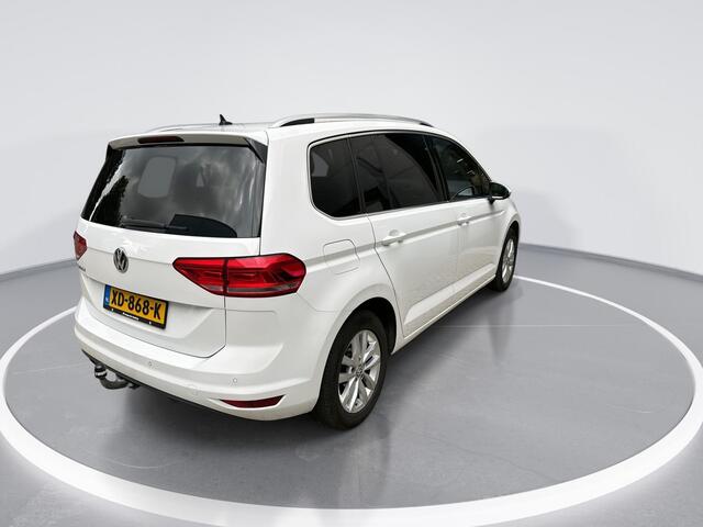Volkswagen TOURAN 1.4 TSI 150pk DSG Highline Business R 7p · Apple/Android Car Play · P-Sensoren · Elek. Achterklep · Trekhaak · Stoel & Stuur Verwarming · 17'' Inch ·