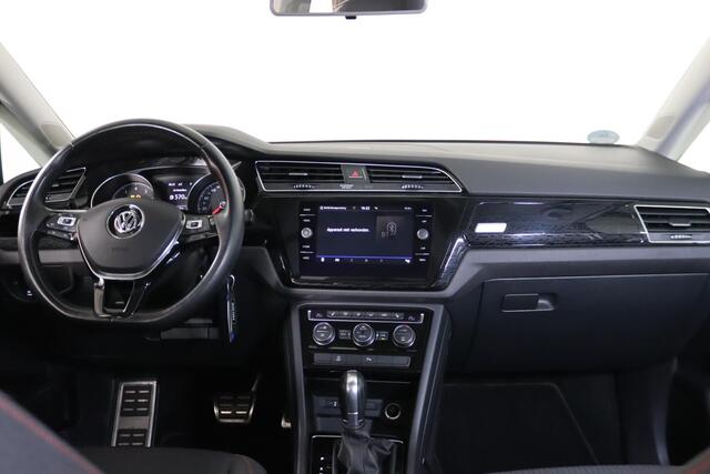 Volkswagen TOURAN 1.4 TSI Connected Series, R-line, 7-Persoons, Trekhaak, Apple Carplay/ Andriod auto, ACC,