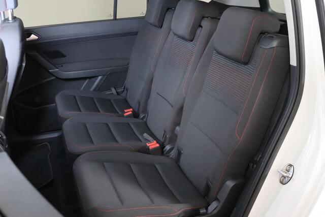 Volkswagen TOURAN 1.4 TSI Connected Series, R-line, 7-Persoons, Trekhaak, Apple Carplay/ Andriod auto, ACC,