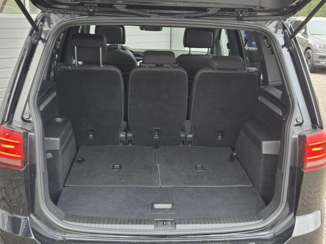 Volkswagen TOURAN 1.4 TSI Highline 2x R-line, 7-Persoons, Panoramadak, LED, Trekhaak.