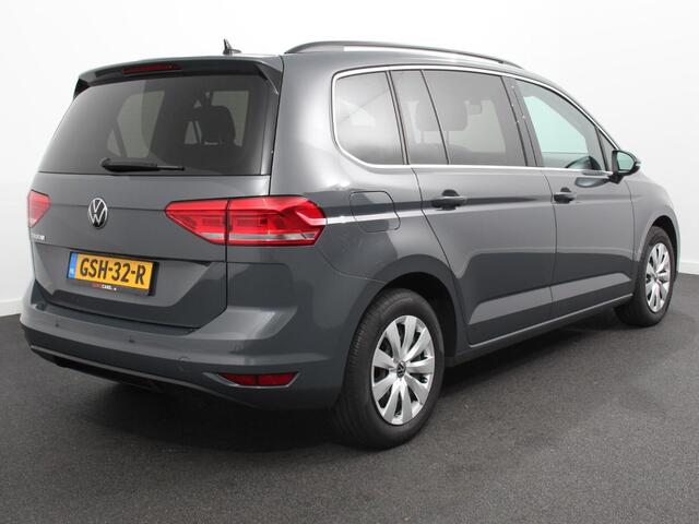 Volkswagen TOURAN 1.5 TSI DSG Comfortline 7p Navigatie Apple Carplay/Android Auto Parkeersensoren Adaptive Cruise Control Stoelverwarming Climate Control