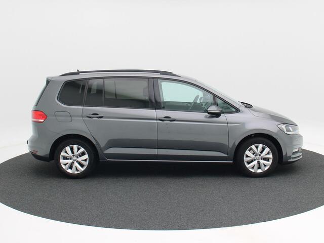 Volkswagen TOURAN 1.4 TSi 150 Pk Automaat Comfortline 7-Persoons | Adaptive Cruise | Trekhaak | Carplay | Camera | Keyless | Stoelverwarming | Navigatie | 16 inch | 96.040 Km!!