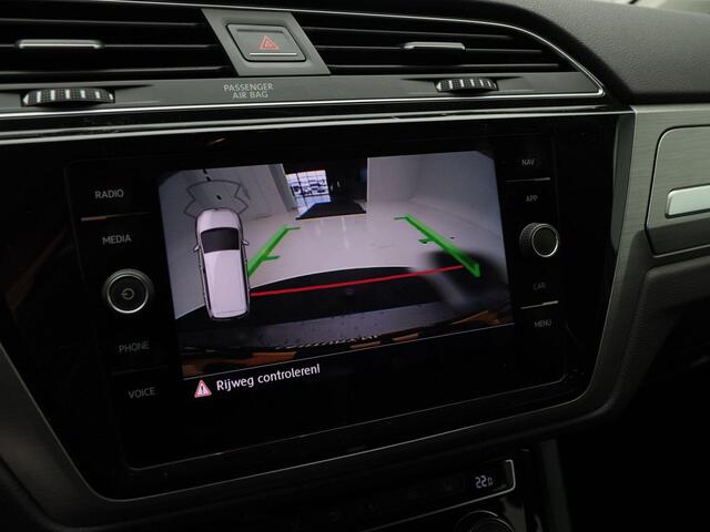 Volkswagen TOURAN 1.4 TSi 150 Pk Automaat Comfortline 7-Persoons | Adaptive Cruise | Trekhaak | Carplay | Camera | Keyless | Stoelverwarming | Navigatie | 16 inch | 96.040 Km!!