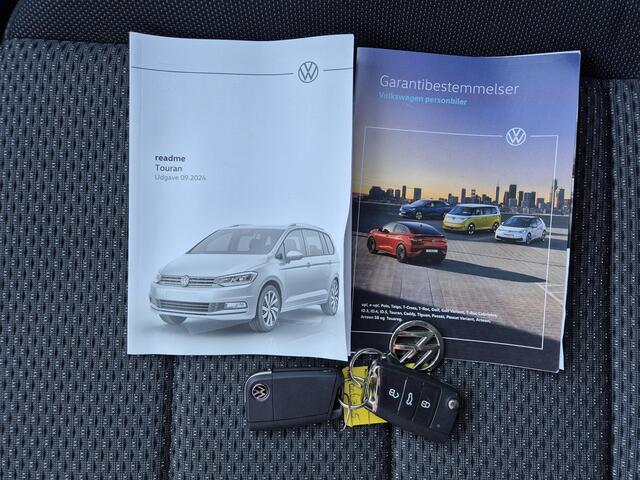 Volkswagen TOURAN 1.5 TSI Comfort Business 7 Persoons! Automaat / Keyless Entry / Adaptieve Cruise Control / Apple Carplay & Android Auto / Stoelverwarming / Achteruitrijcamera / Elektrische Achterklep / Climate control / Lichtmetalen Velgen / Parkeersensoren Voor + Achter