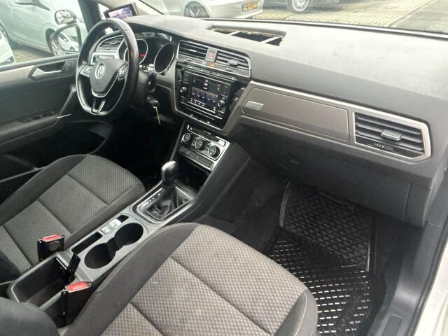 Volkswagen TOURAN 2.0 TDI AUTOMAAT / 174 DKM / HONDENWAGEN