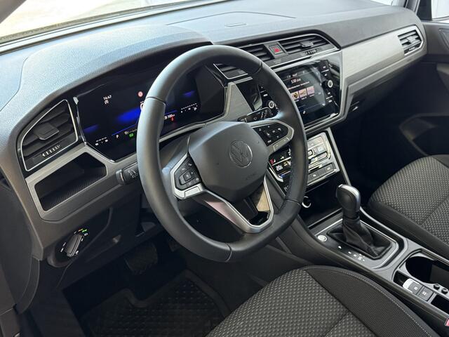 Volkswagen TOURAN 1.5 TSI 150PK 7P CARPLAY NAVI CAMERA LED ELEK.KLEP VIR.COCKPIT DODE.HOEK DET. STOELVERW KEYLESS 7P 7PERS 10/2024 "Volkswagen rijden begint bij Topautos.nl - 75 topmodellen direct op voorraad!"