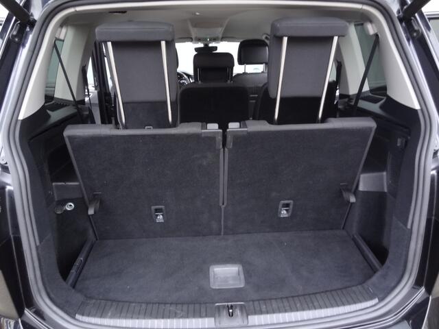 Volkswagen TOURAN 1.5 TSI Highline 7P | NAVI | KEYLESS