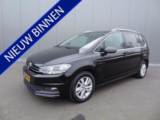 volkswagen-touran-1.5-tsi-highline-