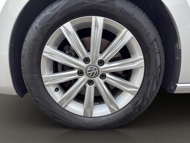 Volkswagen TOURAN 1.4 TSI Highline 7p | Panoramadak | Camera | Wegklaptrekhaak | Comfortstoelen en Verwarmd | Ketting vernieuwd !