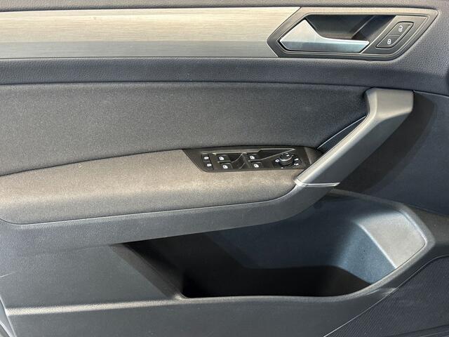 Volkswagen TOURAN 1.5 150pk TSI Highline 7p Velgen 'Salvador', 17 inch | Panoramaschuif-kanteldak | Navigatie 'Discover Media'