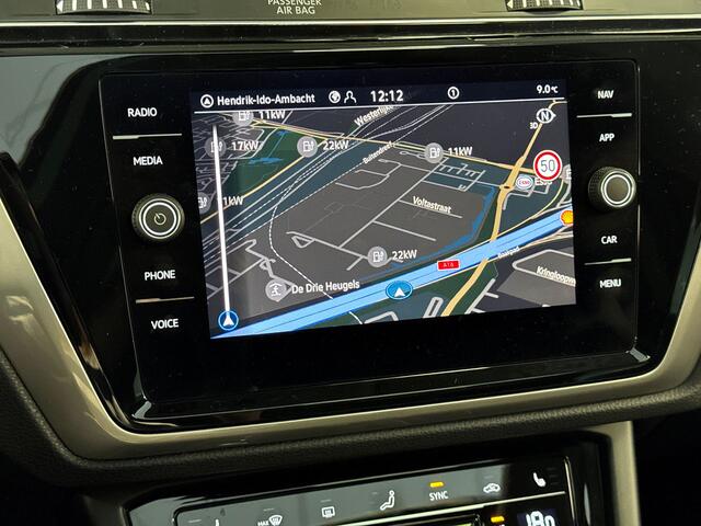 Volkswagen TOURAN 1.5 150pk TSI Highline 7p Panoramadak | Adaptive cruise control | Navigatiesysteem
