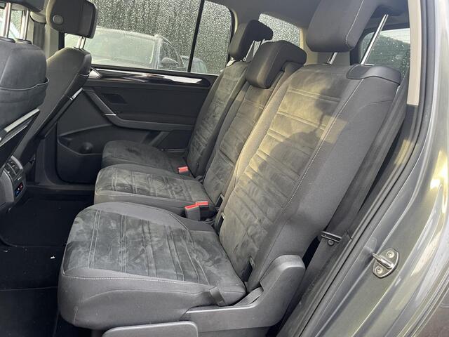 Volkswagen TOURAN 1.8 TSI Highline 7-Persoons, LED, Massage stoelen, ACC,