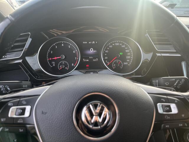 Volkswagen TOURAN 1.8 TSI Highline 7-Persoons, LED, Massage stoelen, ACC,