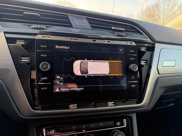 Volkswagen TOURAN 2.0 TDI SCR Comfortline AUTOMAAT | PARKEER SENSOREN | MULTIMEDIA|AIRCO ECC | CRUISE CONTROL ADAPTIVE | DEALER ONDERHOUDEN | AIRCO/ECC |