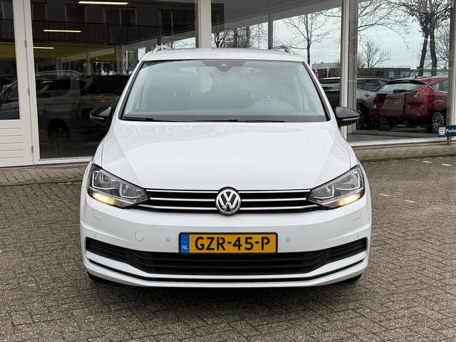 Volkswagen TOURAN 1.5 TSI Comfortline Business 7p | Automaat | Adapt. Cruise | Apple/Android | PDC v+a | Stoelverwarming | Afn. Trekhaak