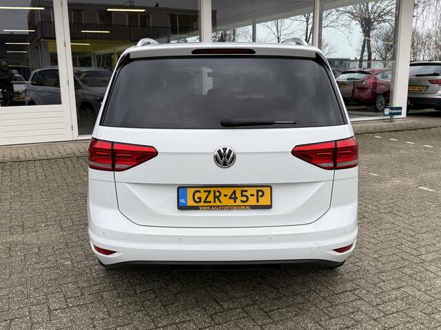 Volkswagen TOURAN 1.5 TSI Comfortline Business 7p | Automaat | Adapt. Cruise | Apple/Android | PDC v+a | Stoelverwarming | Afn. Trekhaak