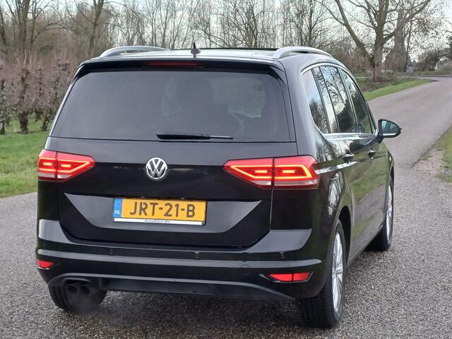 Volkswagen TOURAN 1.4 TSI Highline /Pano/Trekh./Navi/Carplay/Camera/Cruise/