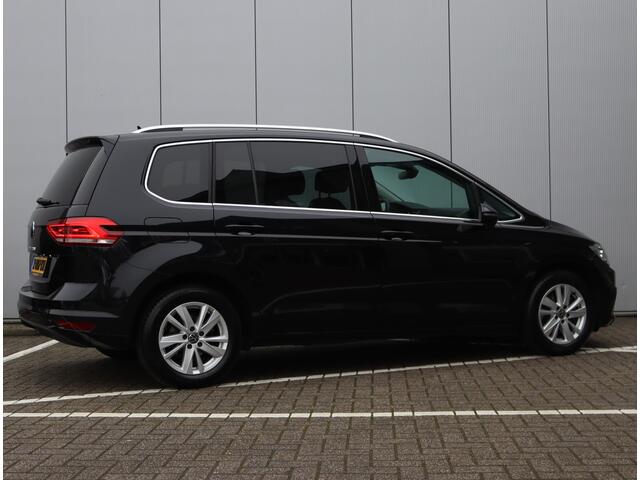 Volkswagen TOURAN 1.5 TSI Highline 7p | Panoramadak | Virtual | Keyless | ACC