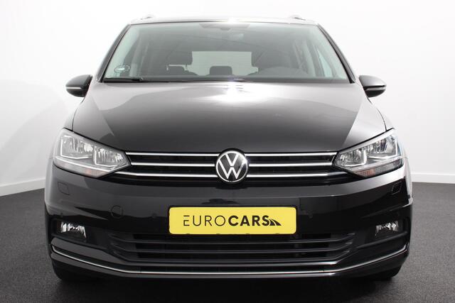 Volkswagen TOURAN 1.5 TSI DSG Highline 7p | Navigatie | Apple Carplay/Android Auto | Parkeersensoren | Adaptive Cruise Control | Stoel-en stuurverwarming | Elektrische achterklep | Getinte ramen | Climatronic